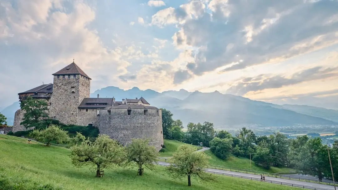 Upptäck populära områden att bo i Liechtenstein illustration